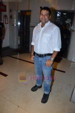 Suresh Menon at Ra One Completion bash in Esco Bar on 31st July 2011 (19).JPG